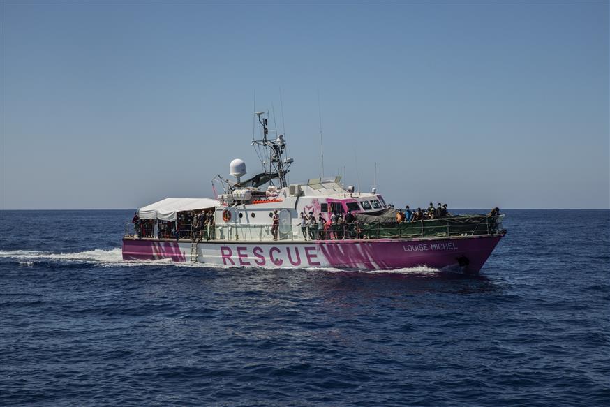 Πλοίο διάσωσης του Banksy/AP Images