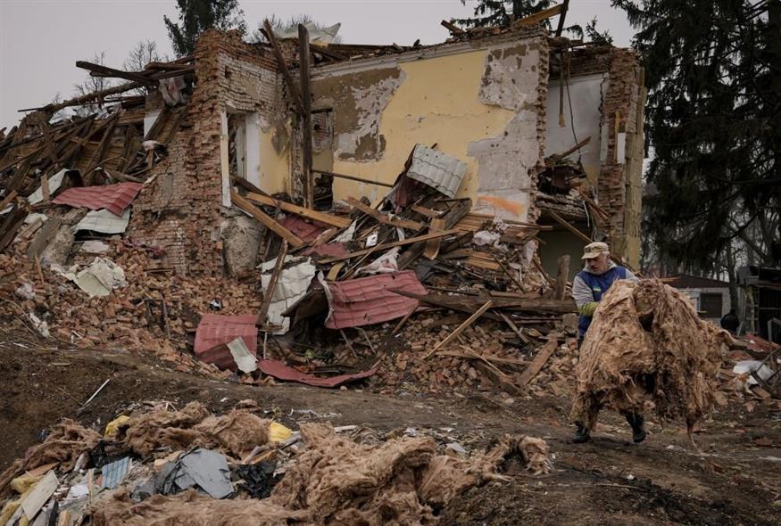 Ουκρανία: Το μέγεθος της καταστροφής από τη ρωσική εισβολή όλο και μεγαλώνει