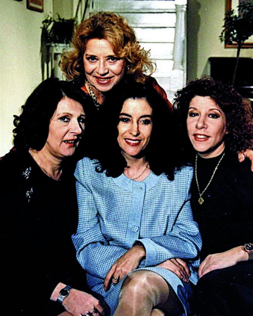 Οι πρωταγωνίστριες από τη σειρά «Τρεις Χάριτες»