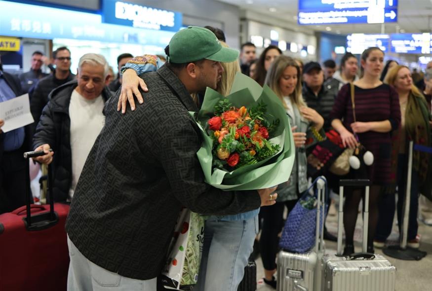 Επαναπατρισμός Ελλήνων από το Ντουμπάι (ΙΝΤΙΜΕ) Επαναπατρισμός Ελλήνων από το Ντουμπάι (ΙΝΤΙΜΕ)