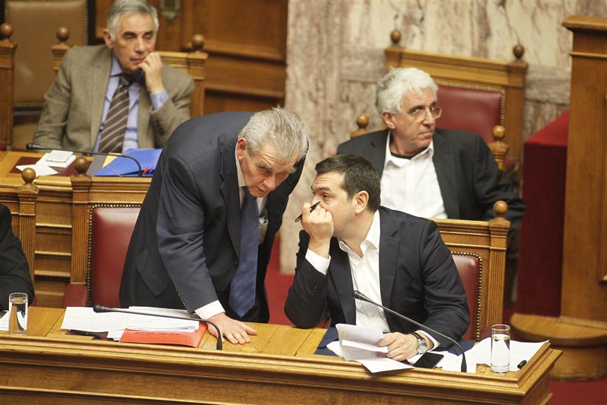 Δημήτρης Παπαγγελόπουλος κι Αλέξης Τσίπρας στη Βουλή (eurokinissi)