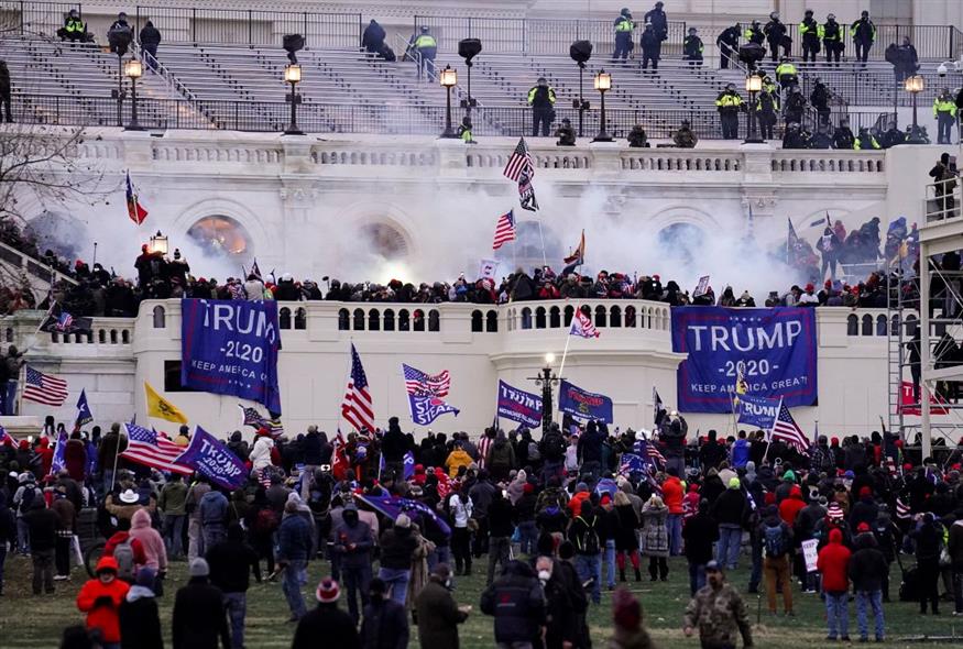 Διαδηλωτές στο Καπιτώλιο/AP Photos