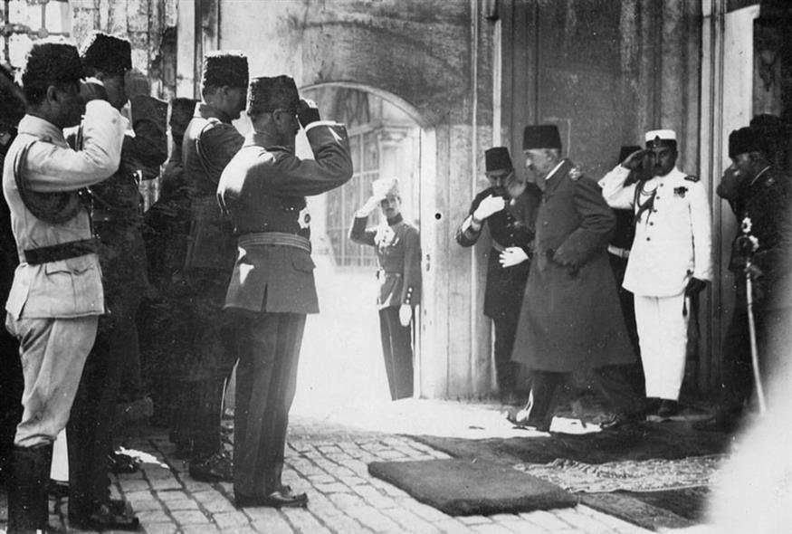Ο Μωάμεθ εγκαταλείπει την Κωνσταντινούπολη. /copyright wikimedia.org