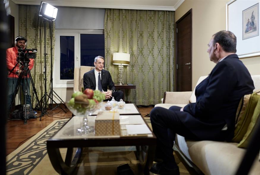 Backstage από τη συνέντευξη του πρωθυπουργού στην ινδική τηλεόραση (ΔΗΜΗΤΡΗΣ ΠΑΠΑΜΗΤΣΟΣ/ΓΡΑΓΕΙΟ ΤΥΠΟΥ ΠΡΩΘΥΠΟΥΡΓΟΥ/EUROKINISSI)