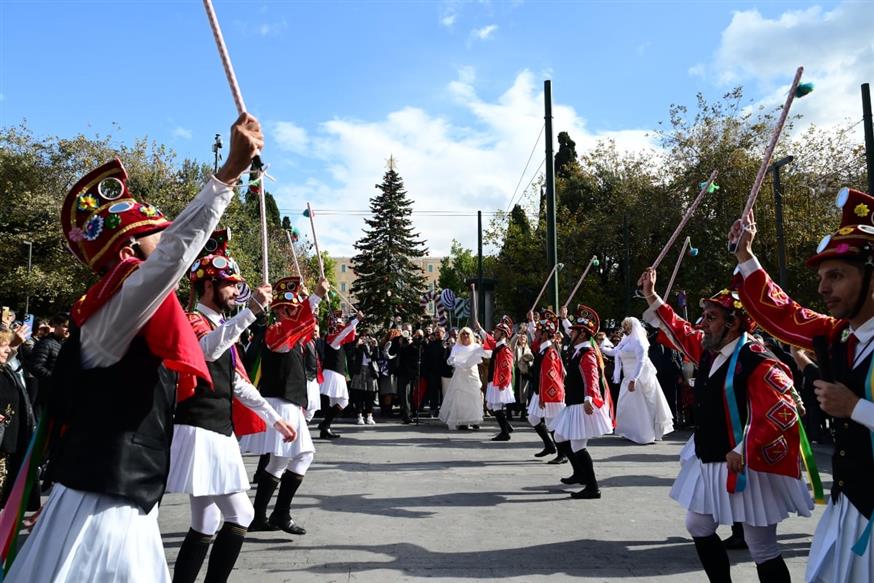 Οι Μωμόγεροι «κατέλαβαν» την Αθήνα./copyright Eurokinissi