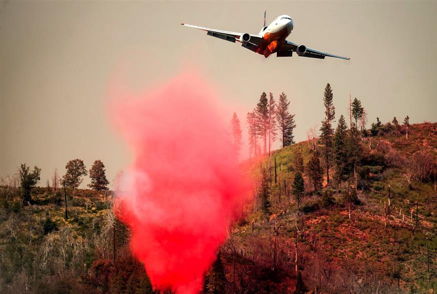 Μάχη με τις φλόγες στην Καλιφόρνια των ΗΠΑ / AP Photo