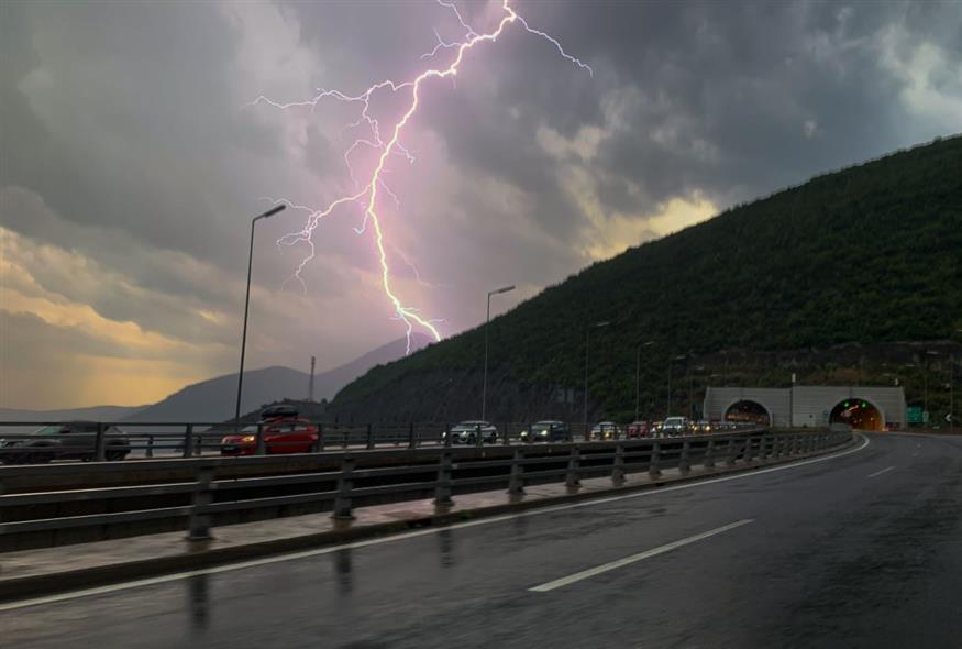 Κεραυνός (ΙΝΤΙΜΕ/ΚΩΝΣΤΑΝΤΟΠΟΥΛΟΣ ΒΑΣΙΛΗΣ)