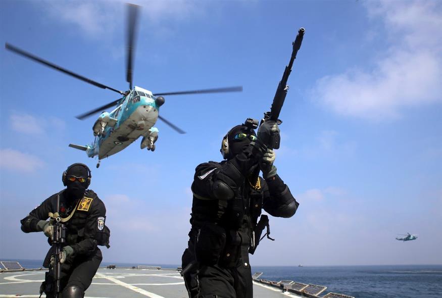 Ιρανοί στρατιώτες συμμετέχουν σε ναυτική άσκηση / Iranian Army via AP