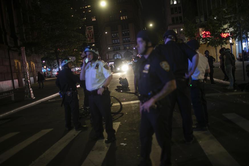 Αστυνομικοί στους δρόμους των ΗΠΑ (AP Photo/Wong Maye-E)