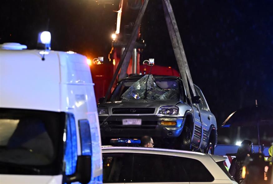 Πτώση αυτοκινήτου στον Πειραιά