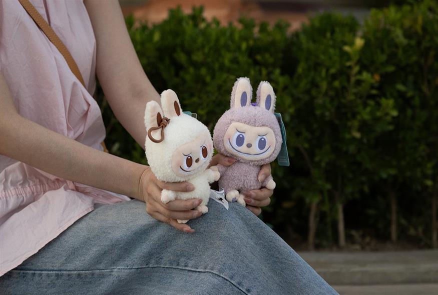 Weekend - Labubu - gallery Weekend - Labubu - gallery