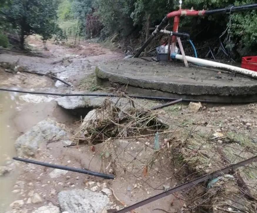 Ζημιές στο Ηράκλειο (cretalive.gr) Ζημιές στο Ηράκλειο (cretalive.gr)