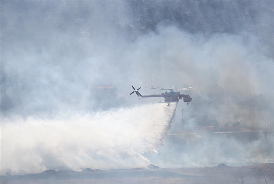 Πύρινη κόλαση στη Ραφήνα (gallery) Πύρινη κόλαση στη Ραφήνα (gallery)