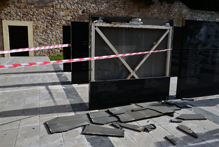 Βανδαλισμοί στο μνημείο που βρίσκεται στο Σκοπευτήριο Καισαριανής