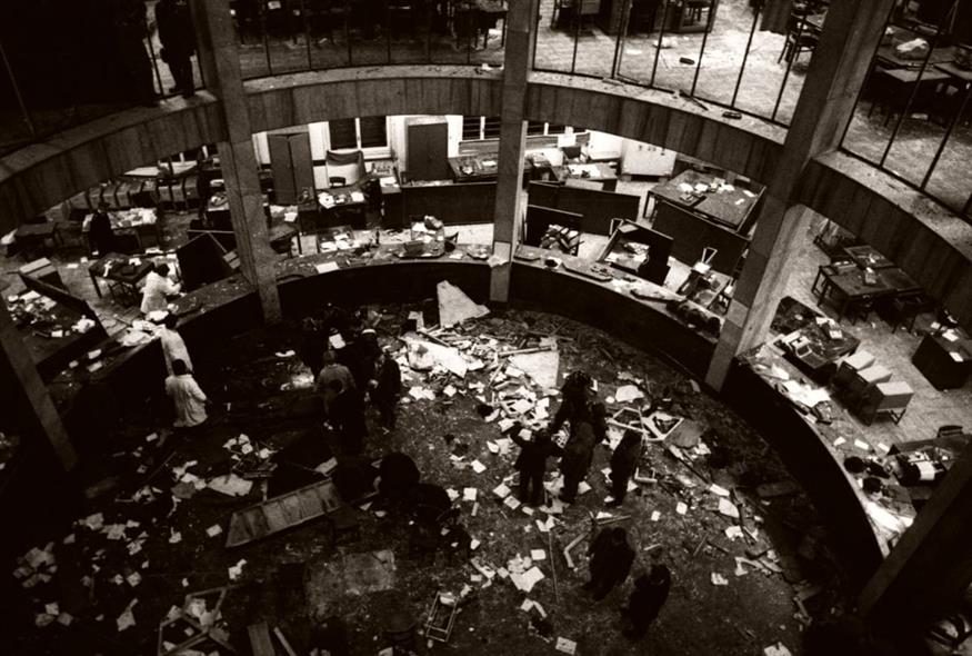 Το εσωτερικό της Τράπεζας μετά την έκρηξη