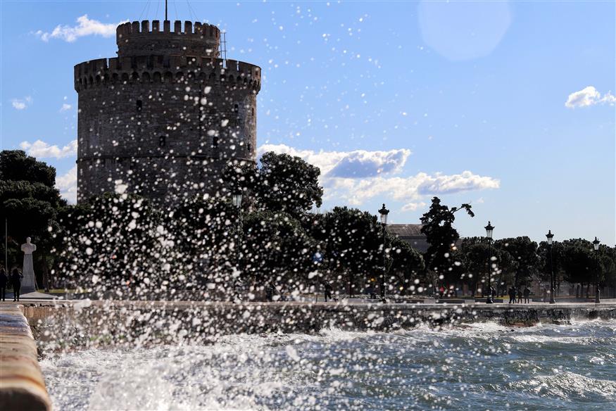 Ο κόλπος της Θεσσαλονίκης είναι ιδιαίτερα επιβαρυµένος, ενώ τα λύµατα αποτελούν πρώτης ποιότητας τροφή για το φυτοπλαγκτόν (Eurokinissi/Τρυψάνη Φανή)