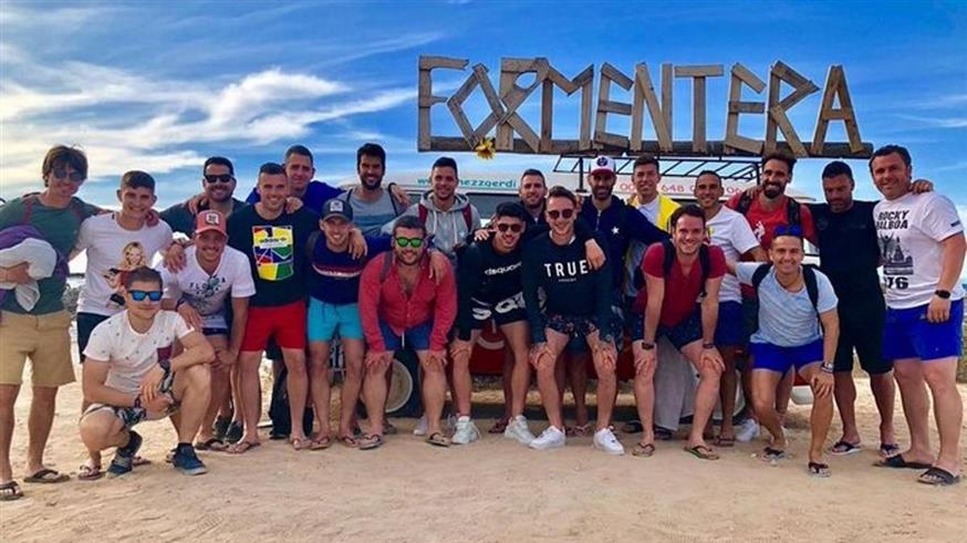 Οι παίκτες της Βαγιαδολίδ γιορτάζουν στην Ιμπιζα την παραμονή τους στην La Liga