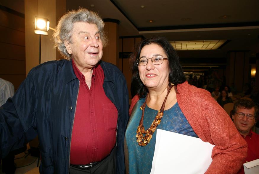 Ο Μίκης Θεοδωράκης μαζί με τη Μαρία Φαραντούρη (Copyright: NDP)