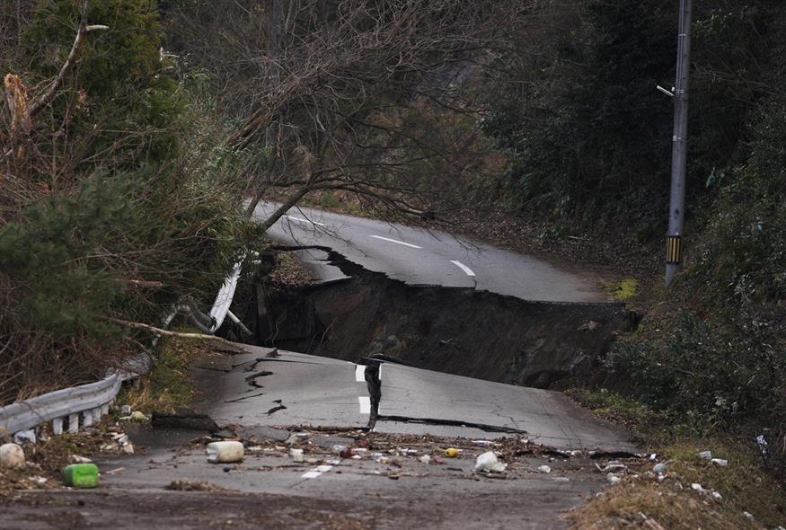 Εικόνες καταστροφής από τον σεισμό στην Ιαπωνία (Associated Press)