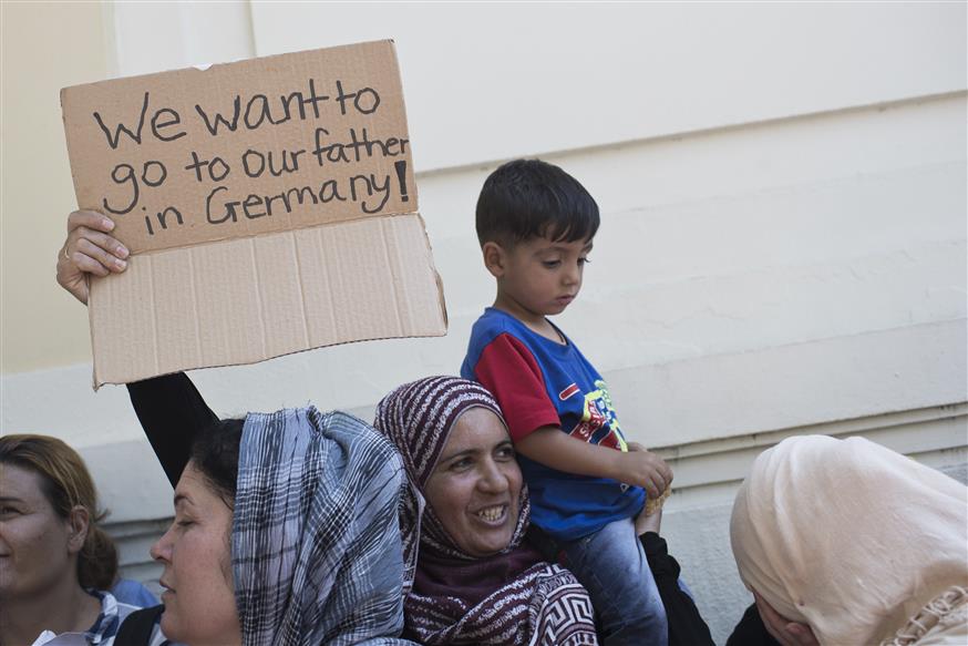 Πρόσφυγες/(AP Photo/Petros Giannakouris)