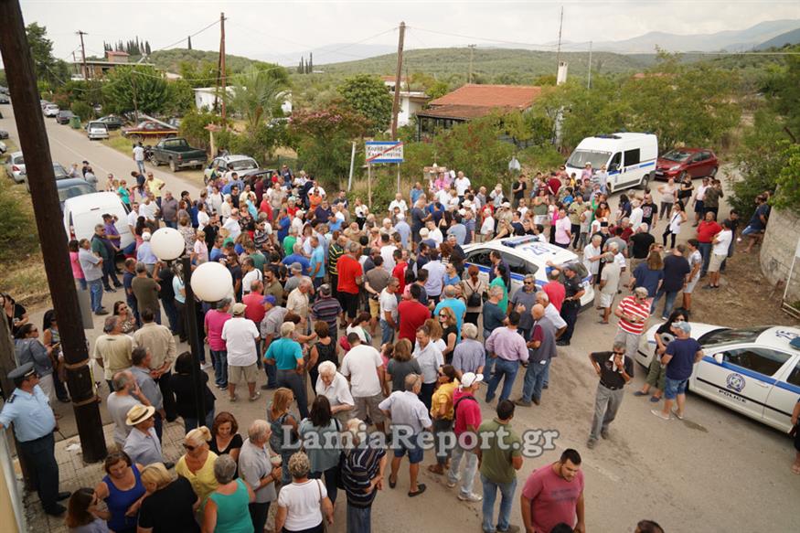 Κάτοικοι στη Φθιώτιδα διαμαρτύρονται για το hot spot/lamiareport.gr