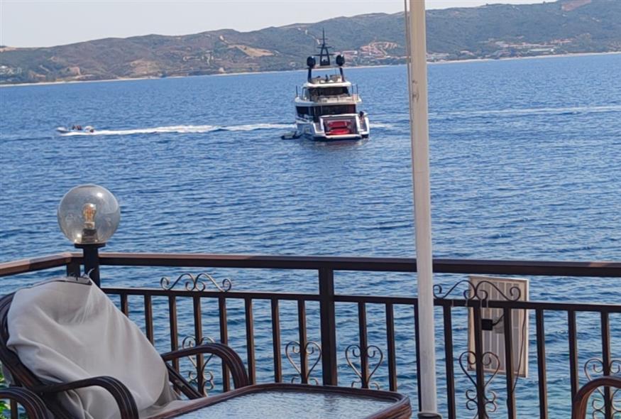 το σκάφος του Κριστιάνο Ρονάλντο/Γιώργος Λογοθέτης το σκάφος του Κριστιάνο Ρονάλντο/Γιώργος Λογοθέτης