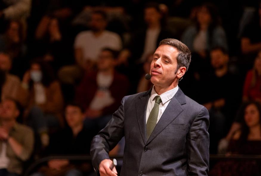 Γιάννης Σαρακατσάνης