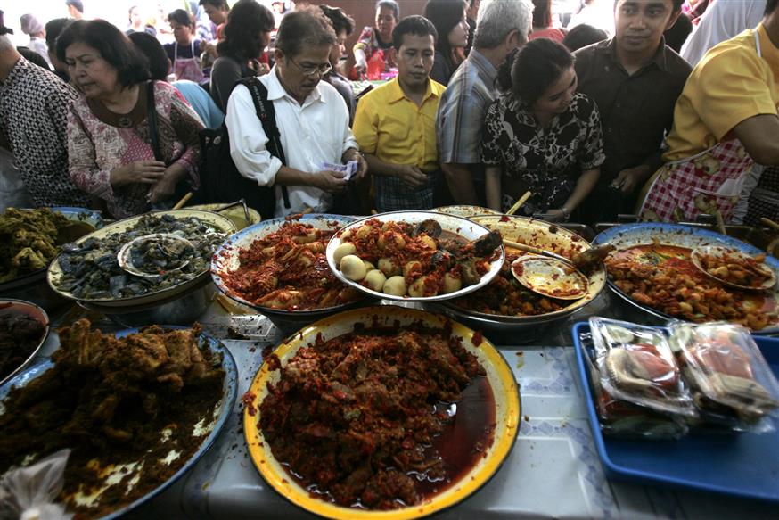 Αγορά φαγητού στην Ινδονησία/(AP Photo/Irwin Fedriansyah)