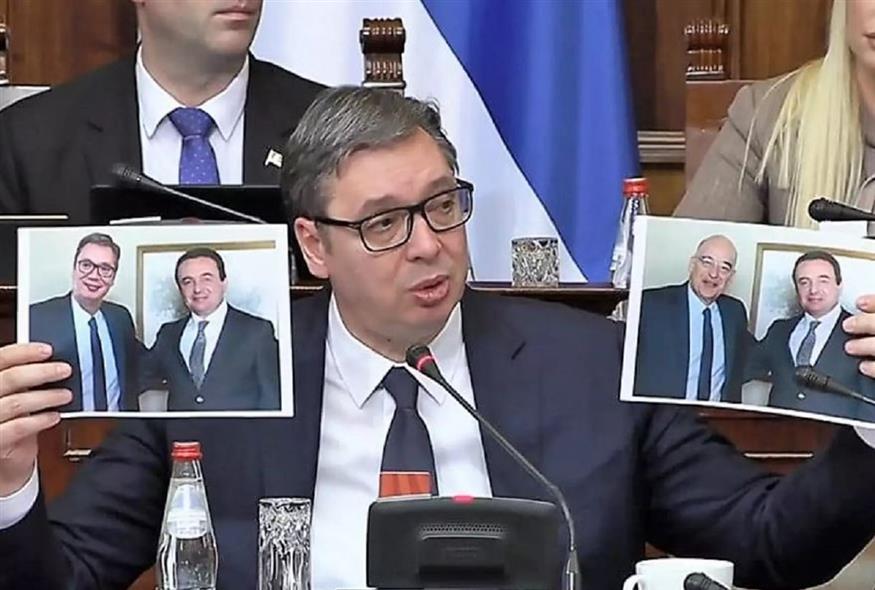 Χάος στη Βουλή της Σερβίας με φωτογραφία του Νίκου Δένδια που υπέστη μοντάζ/ Youtube