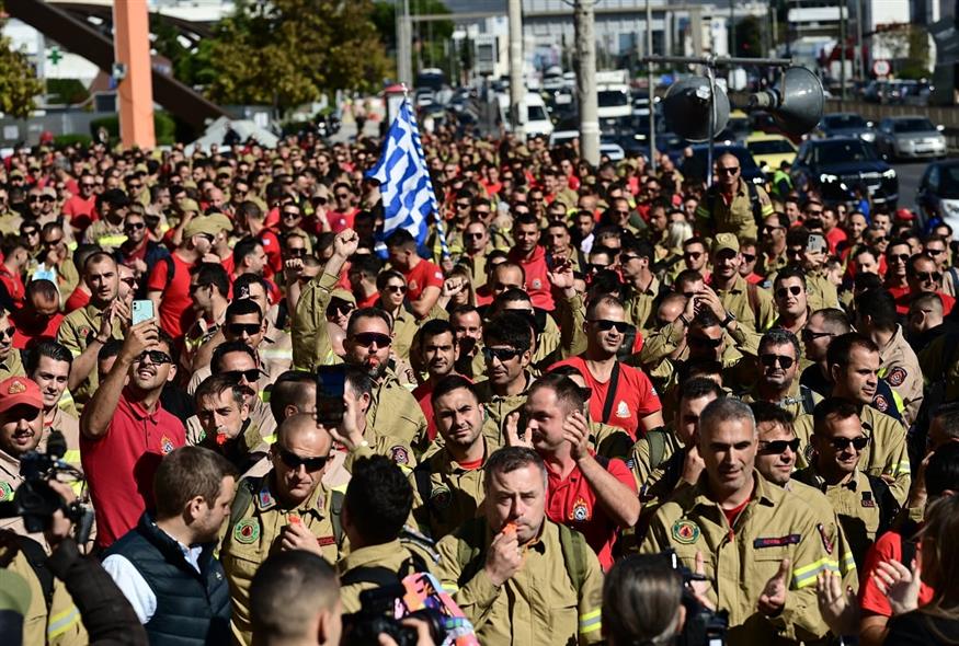 ΔΙΑΜΑΡΤΥΡΙΑ ΕΠΟΧΙΚΩΝ ΠΥΡΟΣΒΕΣΤΩΝ (ΜΙΧΑΛΗΣ ΚΑΡΑΓΙΑΝΝΗΣ/EUROKINISSI)