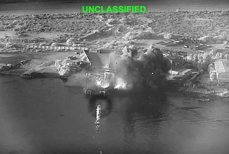 Μη επανδρωμένα επιφανειακά σκάφη τύπου «Corsair» του αμερικανικό στρατού πλησιάζουν τη ναυτική βάση Μπαντάρ Αμπάς, στο Ιράν (AP) Μη επανδρωμένα επιφανειακά σκάφη τύπου «Corsair» του αμερικανικό στρατού πλησιάζουν τη ναυτική βάση Μπαντάρ Αμπάς, στο Ιράν (AP)