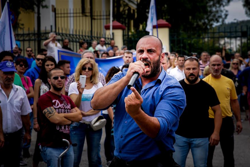 Οπαδοί του Σώρρα διαδηλώνουν έξω από τα δικαστήρια, EUROKINISSI/ΣΤΕΛΙΟΣ ΜΙΣΙΝΑΣ