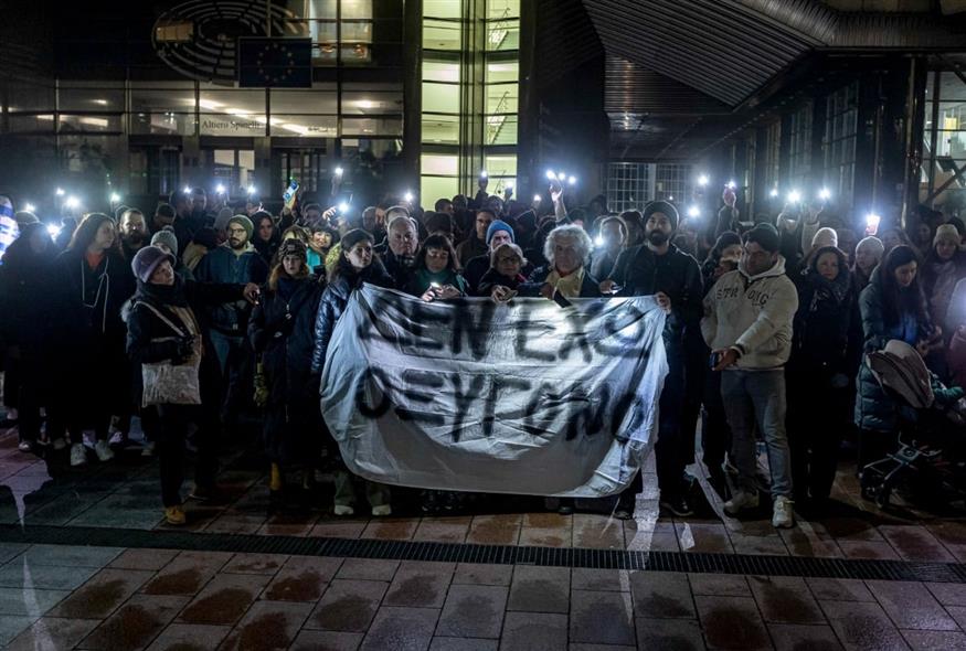 «Δεν έχω οξυγόνο» στις Βρυξέλλες - Οι φωνές για δικαίωση ακούγονται και από το εξωτερικό