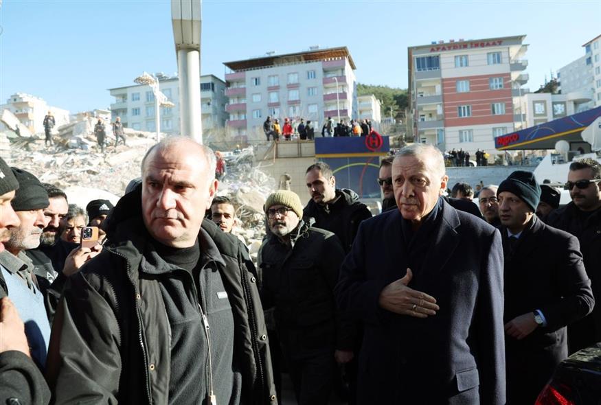 Στις σεισμόπληκτες περιοχές ο Ταγίπ Ερντογάν (Turkish Presidency via AP )