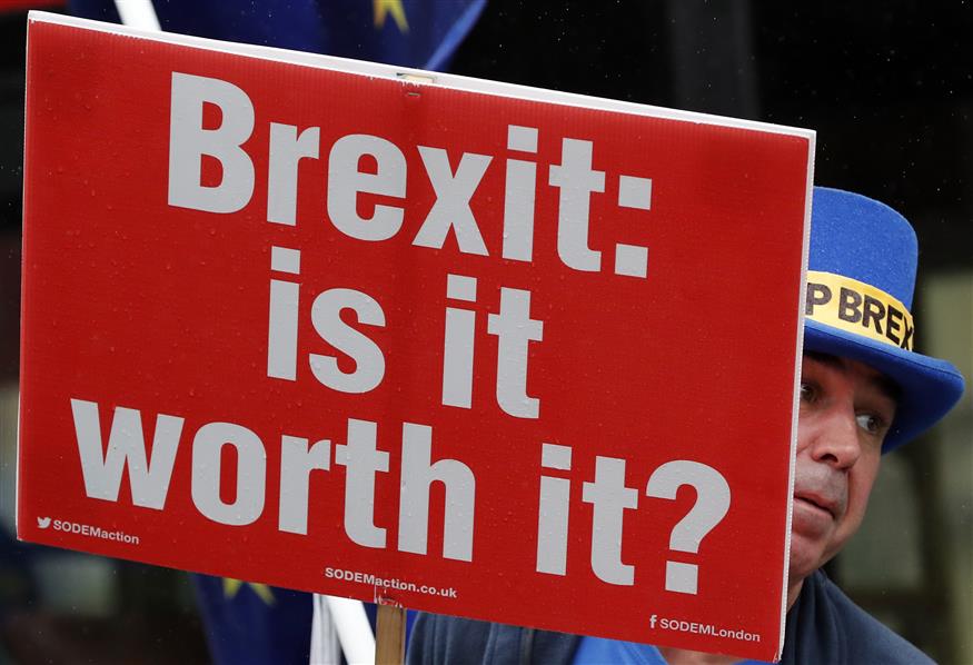 Υπέρμαχος της παραμονής της Βρετανίας στην ΕΕ αναρωτιέται, ρητορικά: Αξίζει το Brexit;