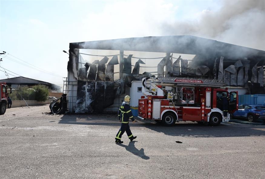 Φωτιά στον Ασπρόπυργο (ΙΝΤΙΜΕ) Φωτιά στον Ασπρόπυργο (ΙΝΤΙΜΕ)
