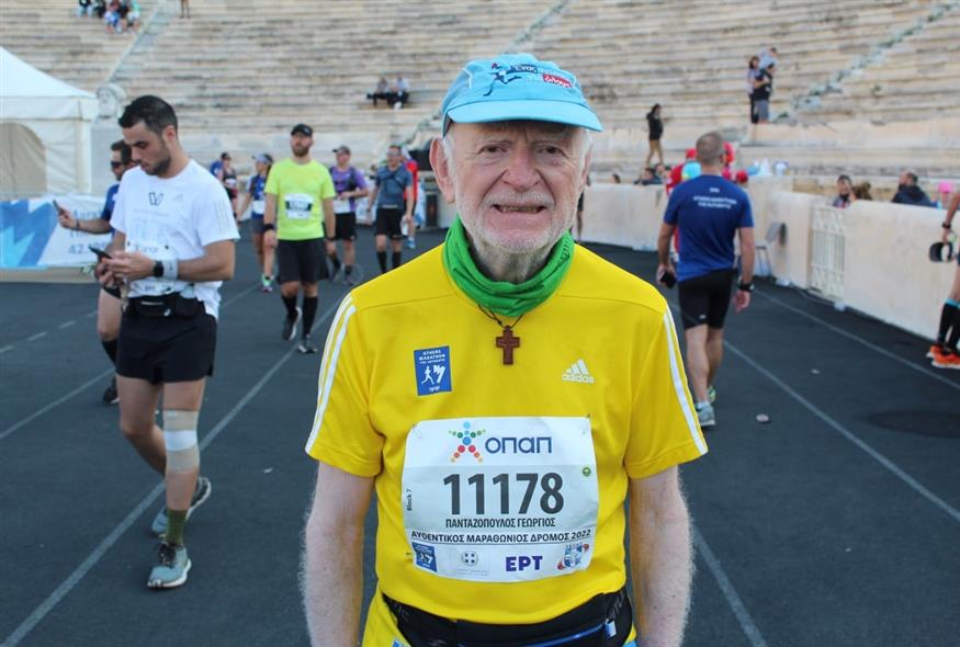 Αυθεντικός Μαραθώνιος Αθήνας: Ο 71χρονος Καλαματιανός έτρεξε για 12η φορά στον Αυθεντικό