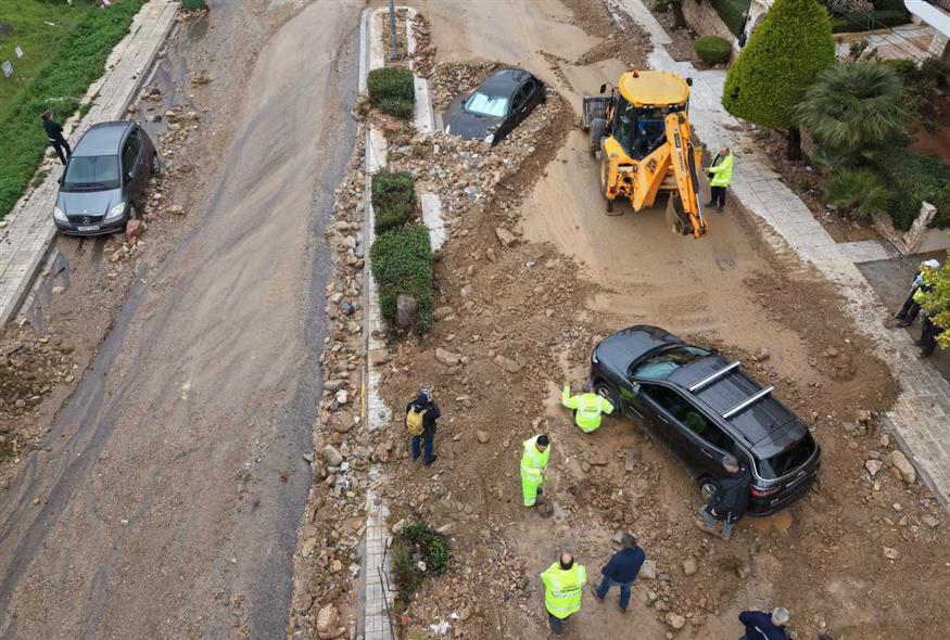 Πλημμύρα στη Γλυφάδα (INTIME NEWS/ΛΙΑΚΟΣ ΓΙΑΝΝΗΣ) Πλημμύρα στη Γλυφάδα (INTIME NEWS/ΛΙΑΚΟΣ ΓΙΑΝΝΗΣ)