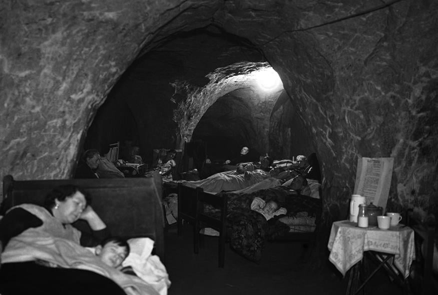 Τυπικό καταφύγιο του 1940 στην Αγγλία. /copyright Ap Photos