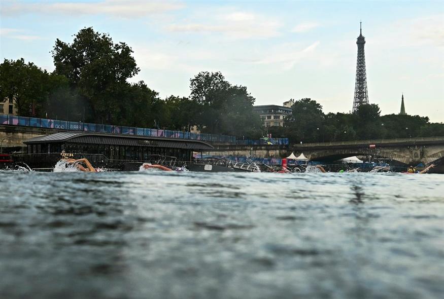 Κολυμβητές στον Σηκουάνα (Martin Bureau/Pool Photo via AP)