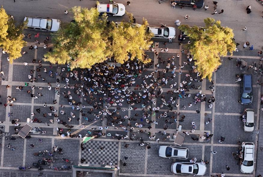 Πενθούντες συγκεντρώνονται για την κηδεία του Μοχάμαντ Γκαμίρα (ΑP) Πενθούντες συγκεντρώνονται για την κηδεία του Μοχάμαντ Γκαμίρα (ΑP)