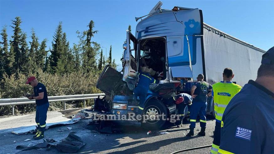 Τροχαίο με νταλίκες έξω από τη Λαμία με τραυματισμό ενός οδηγού (lamiareport.gr)