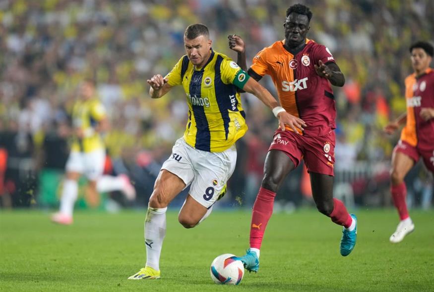 Φάση από παλαιότερο ντέρμπι του τουρκικού πρωταθλήματος μεταξύ της Γαλατασαράι και της Φενέρμπαχτσε (AP)