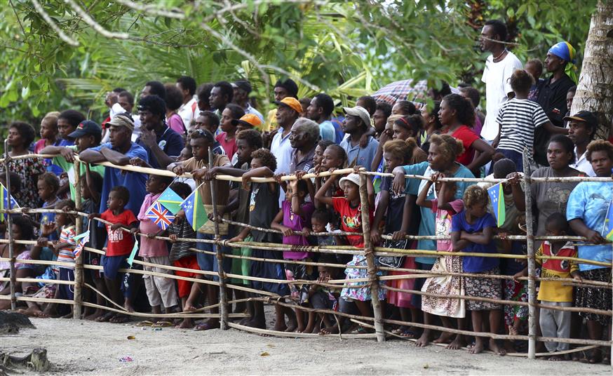 Στα Νησιά του Σολομώντα ο συνωστισμός δεν τρομάζει... ακόμα/ AP/PHOTOS