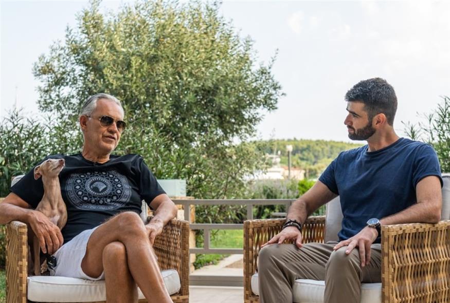 Ο Andrea Bocelli μαζί με τον Γιάννη Μουστάκα, στο Sani Resort