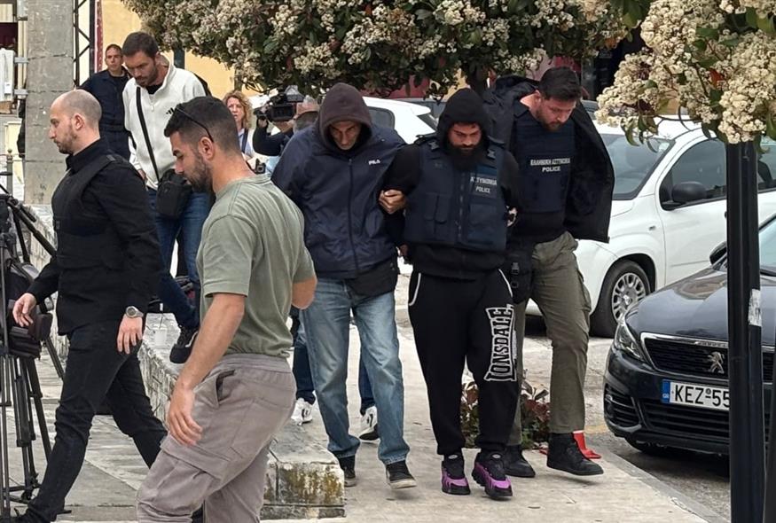 Σε εξέλιξη η μεταγωγή των τριών προφυλακιστέων στον Κορυδαλλό (ΙΝΤΙΜΕ)