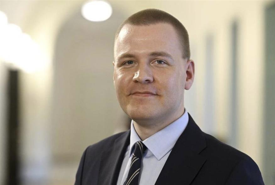 Έμελι Πελτόνεν (Χ)