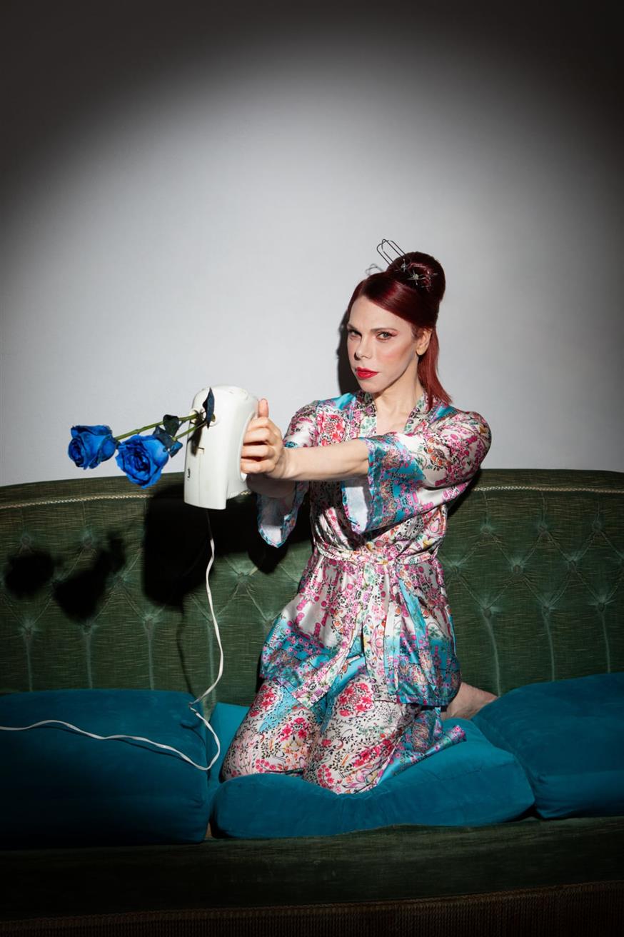 Φένια Αποστόλου «Δυστυχώς, απαιτείται ακόμη πολύς χρόνος και συνεχής αγώνας για να νιώσουμε τα τρανς άτομα ότι αποτελούμε ισότιμα μέλη της κοινωνίας, με πλήρη αποδοχή, χωρίς ν' αντιμετωπιζόμαστε ως κάτι αξιοπερίεργο» λέει η Φένια Αποστόλου (Copyright: Μαρία Χατζηαθανασιάδου)