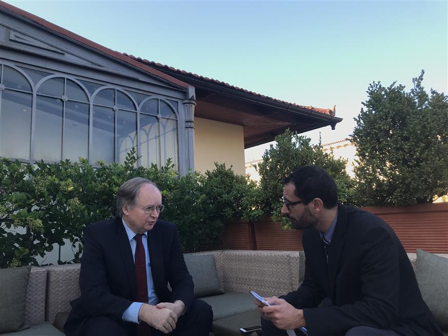 Ο πρέσβης της ΕΕ στην Τουρκία, Κρίστιαν Μπέργκερ, με τον δημοσιογράφο του Εθνους, Γ. Σκαφιδά