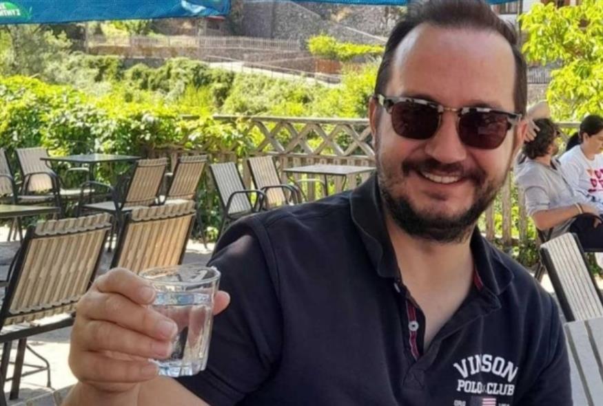 Βασίλης Καλογήρου